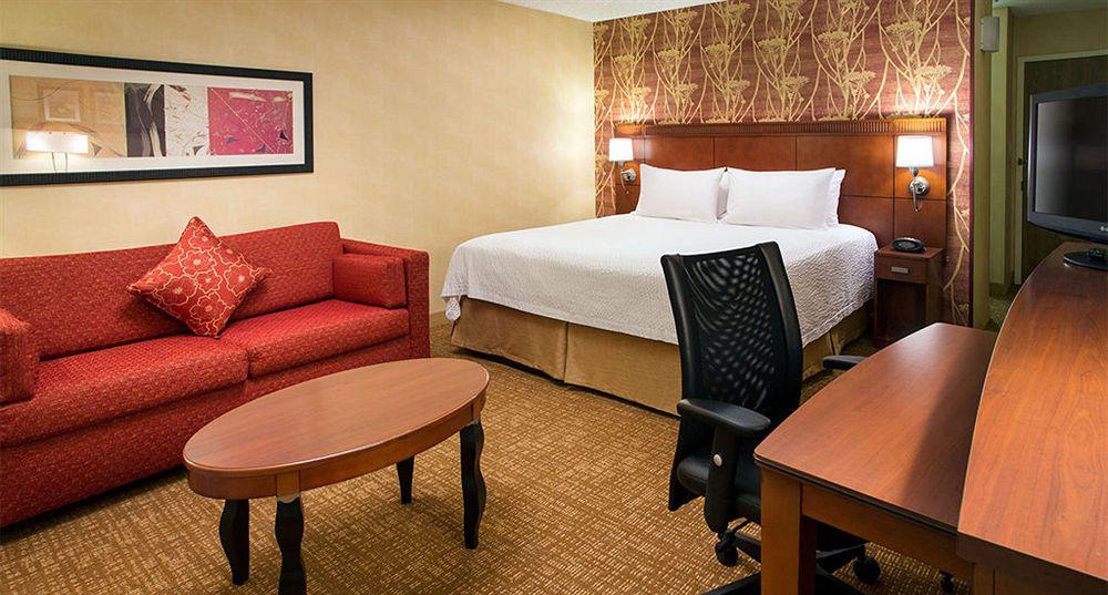 Courtyard By Marriott Asheville Airport Fletcher Buitenkant foto