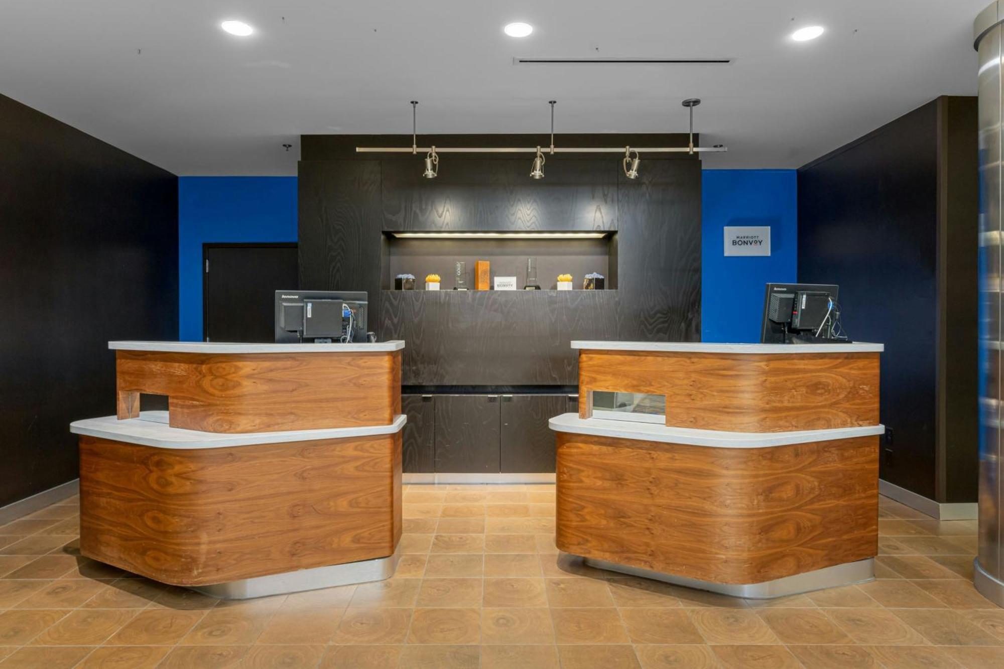 Courtyard By Marriott Asheville Airport Fletcher Buitenkant foto