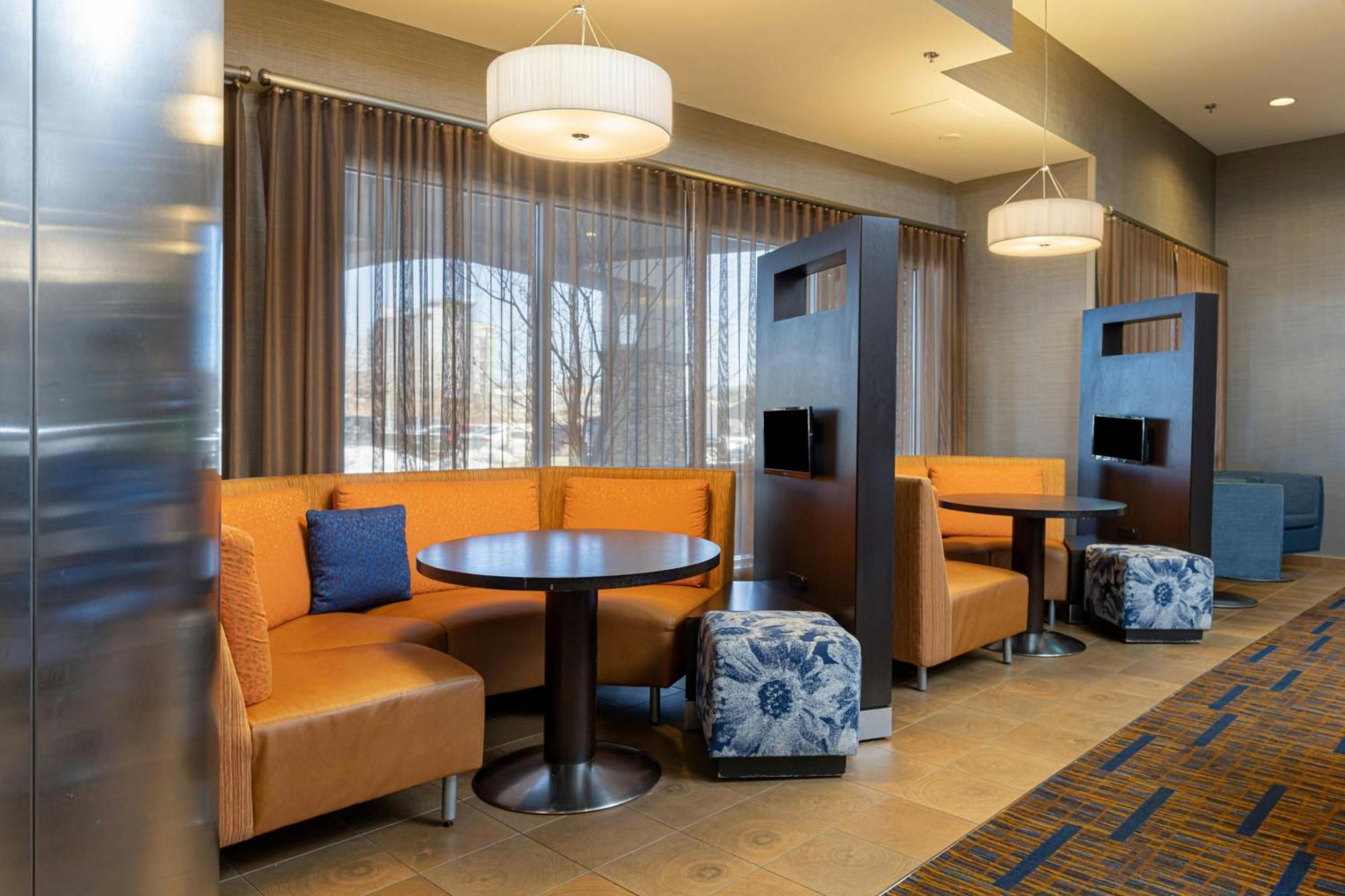 Courtyard By Marriott Asheville Airport Fletcher Buitenkant foto