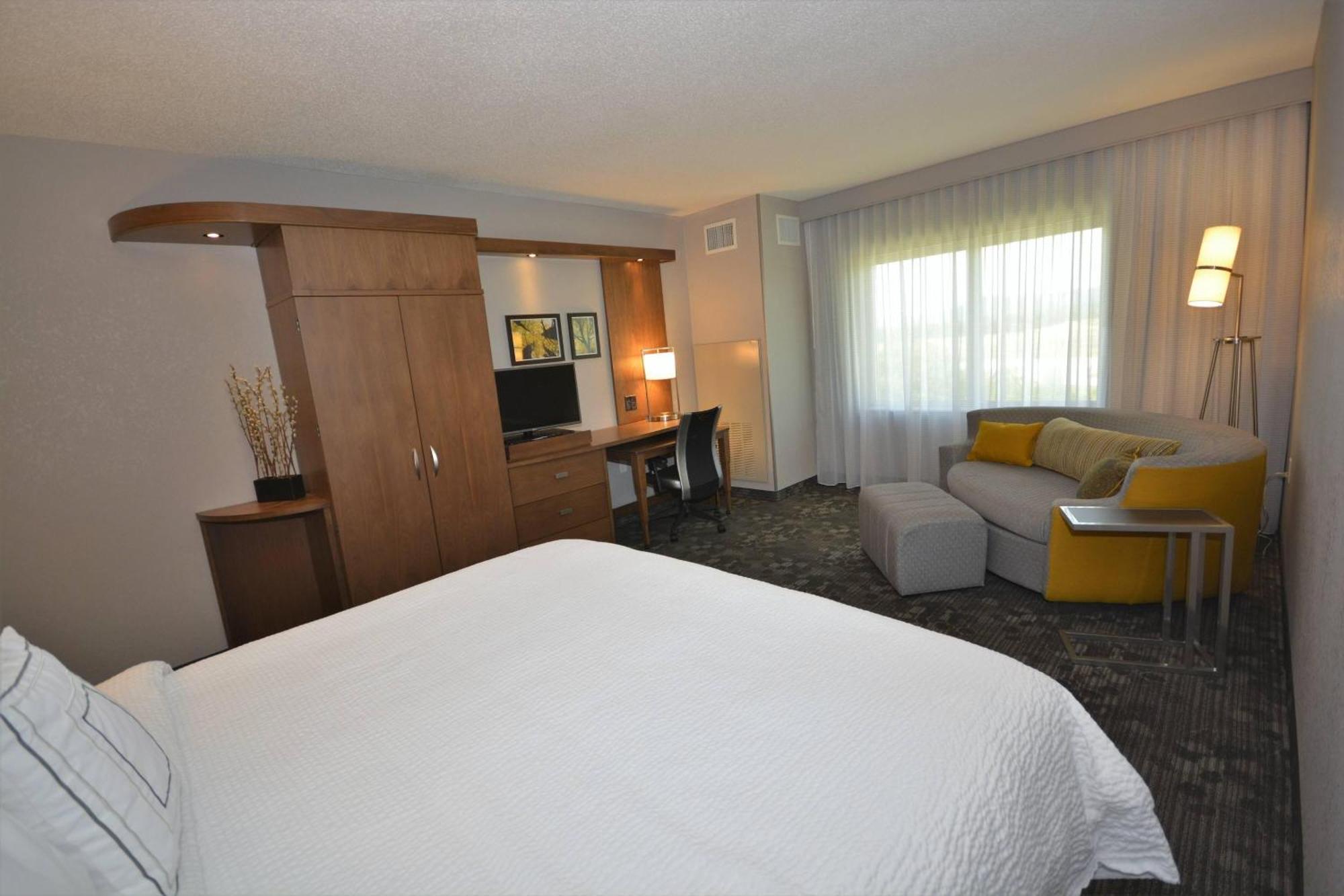 Courtyard By Marriott Asheville Airport Fletcher Buitenkant foto