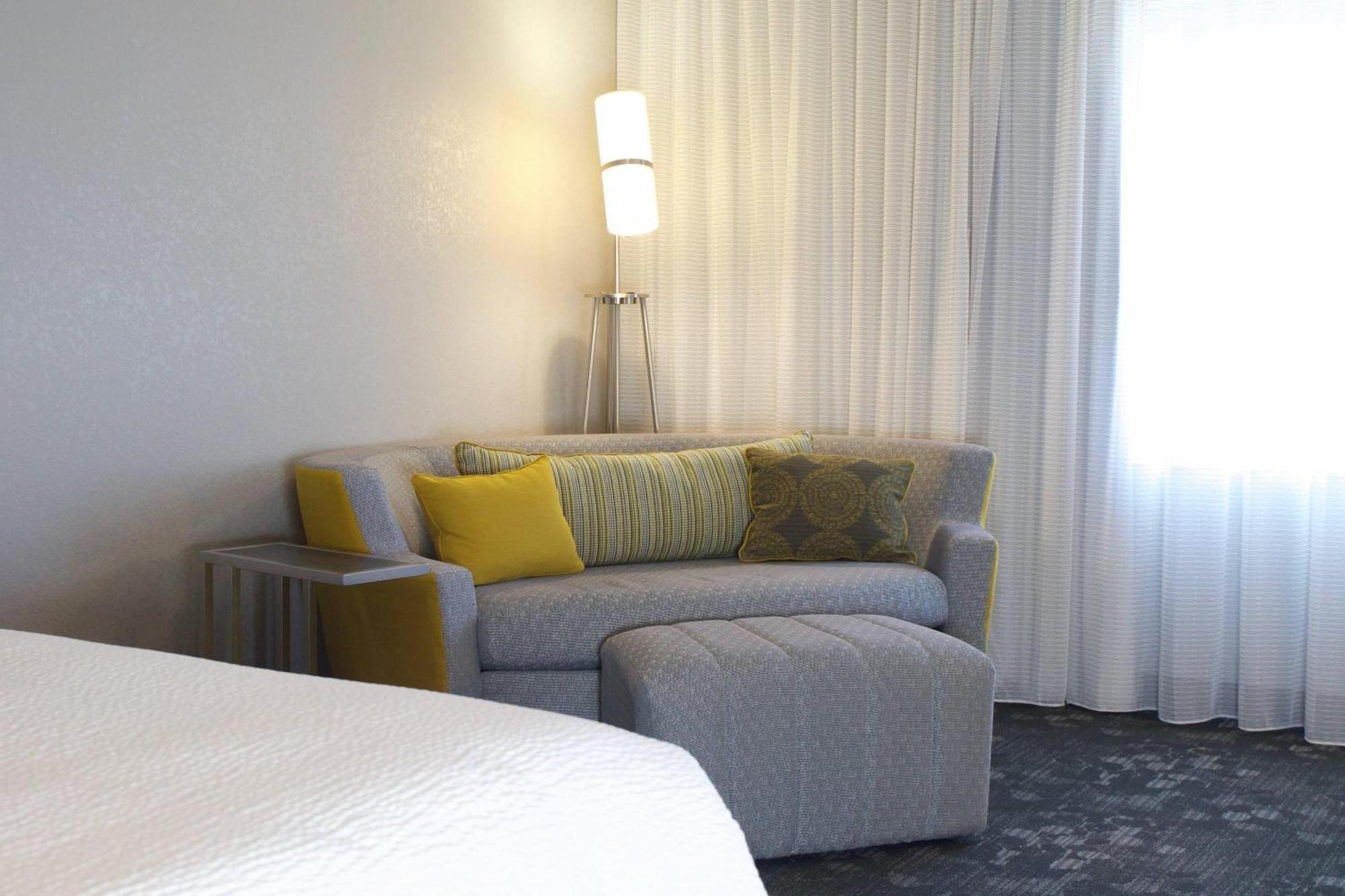 Courtyard By Marriott Asheville Airport Fletcher Buitenkant foto