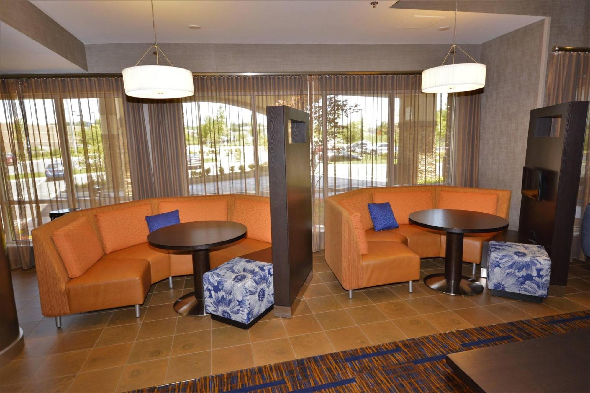Courtyard By Marriott Asheville Airport Fletcher Buitenkant foto