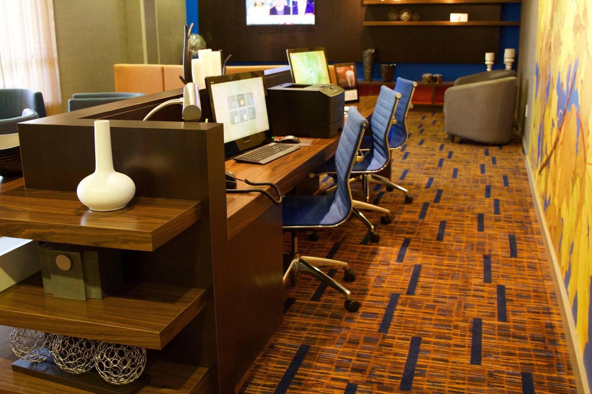 Courtyard By Marriott Asheville Airport Fletcher Buitenkant foto