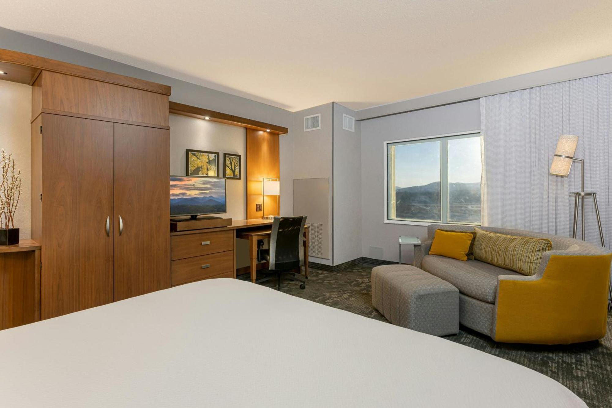 Courtyard By Marriott Asheville Airport Fletcher Buitenkant foto