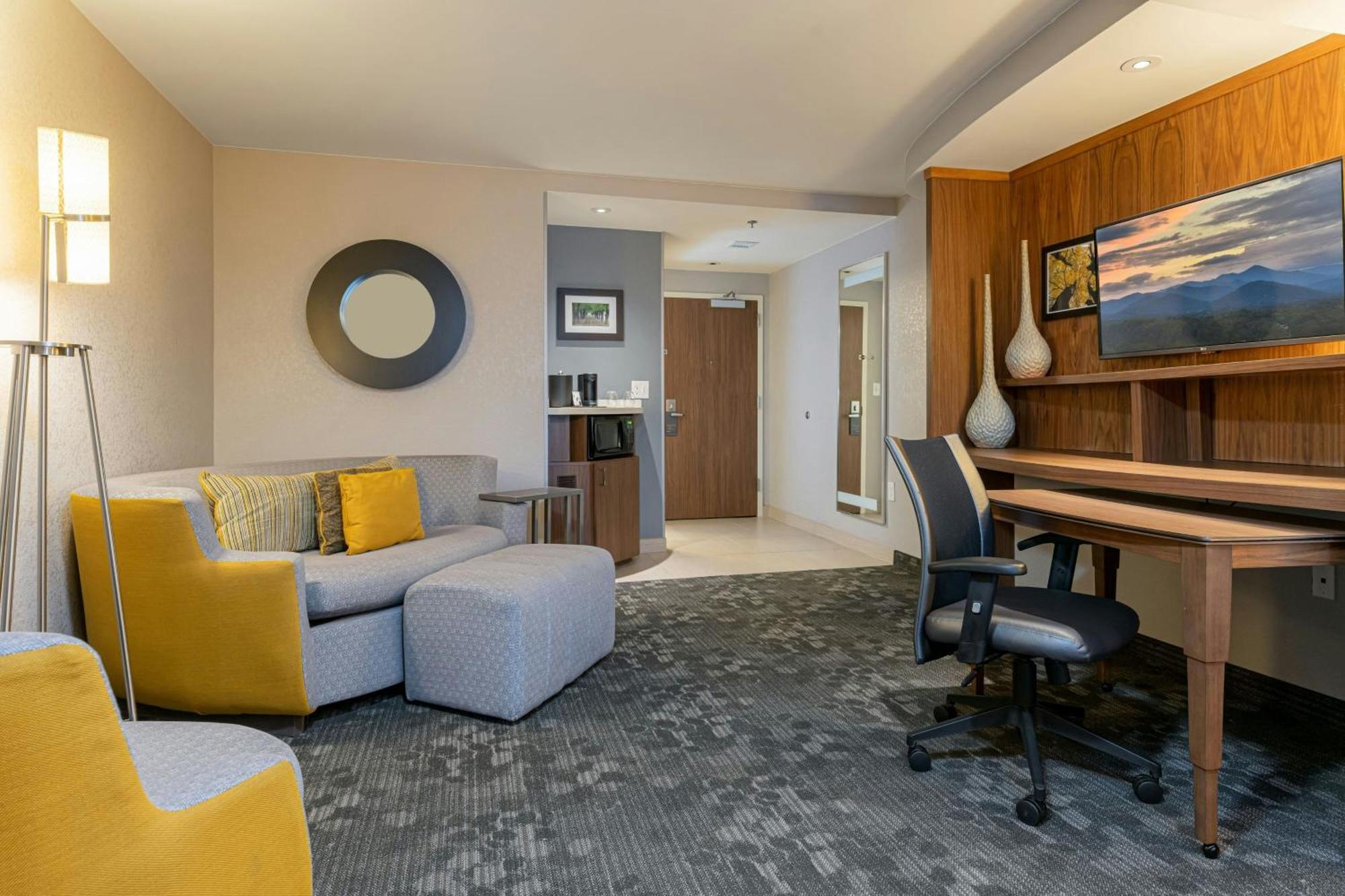 Courtyard By Marriott Asheville Airport Fletcher Buitenkant foto