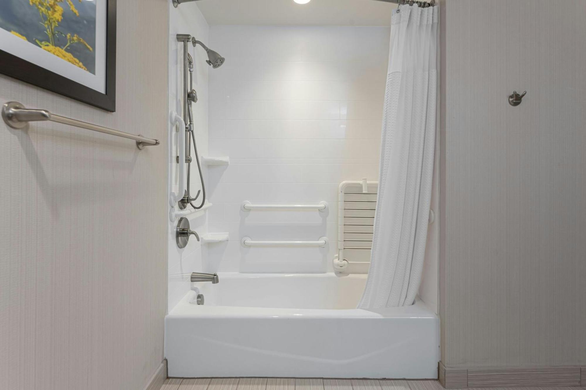 Courtyard By Marriott Asheville Airport Fletcher Buitenkant foto